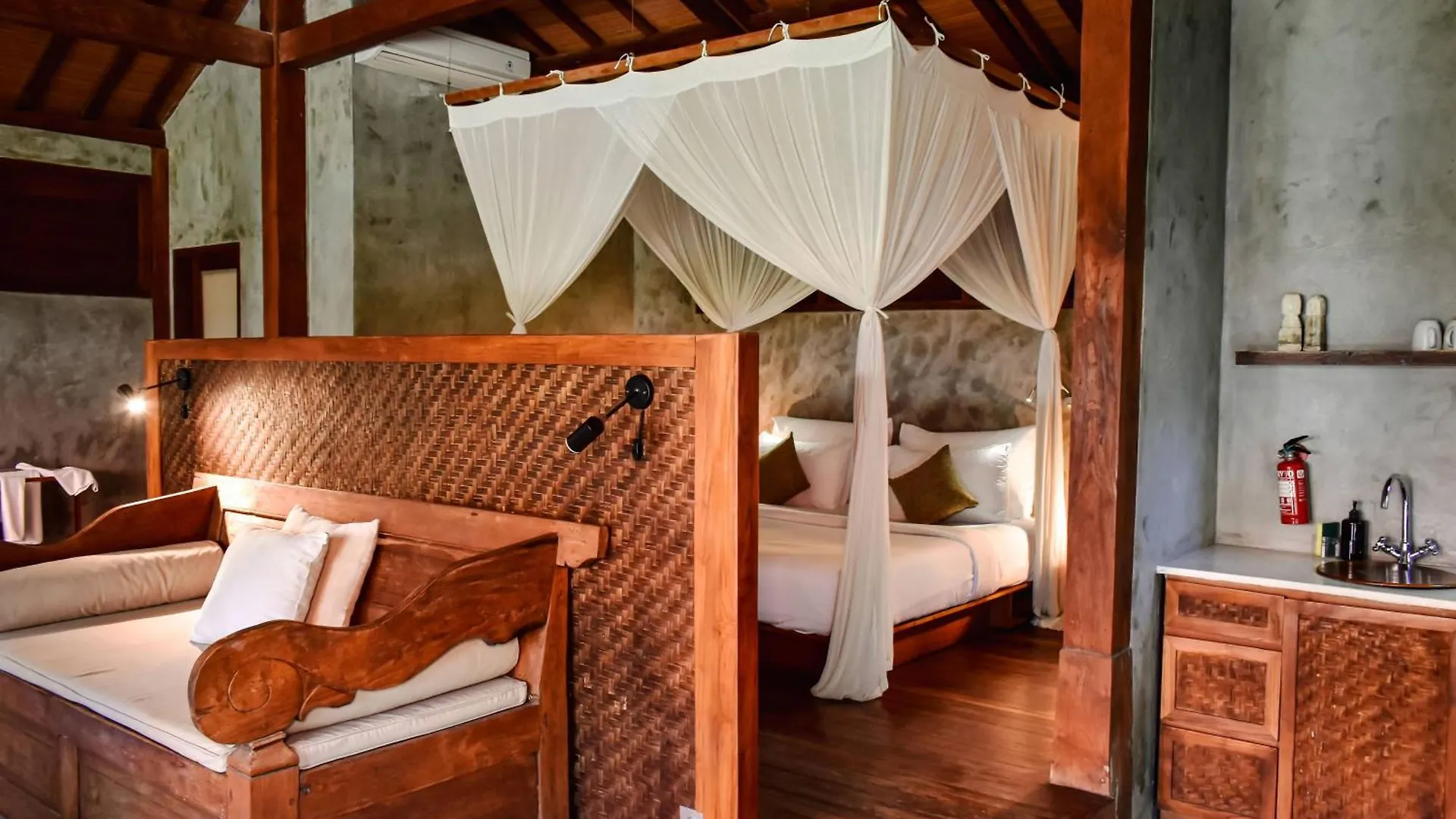 Zin Berawa Villas & Bungalows Canggu  4*, Canggu (Bali)